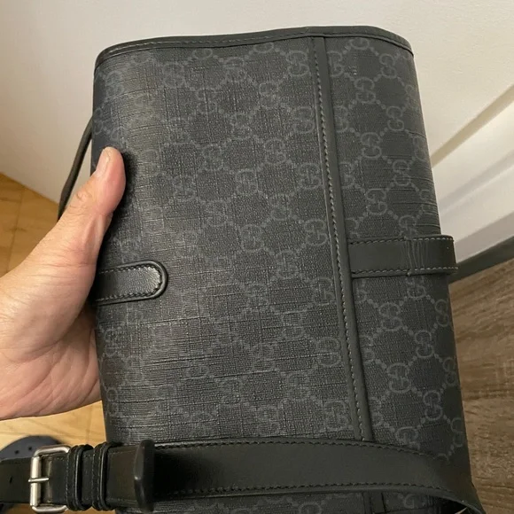 Gucci Black Shoulder Bag - Picture 4 of 13